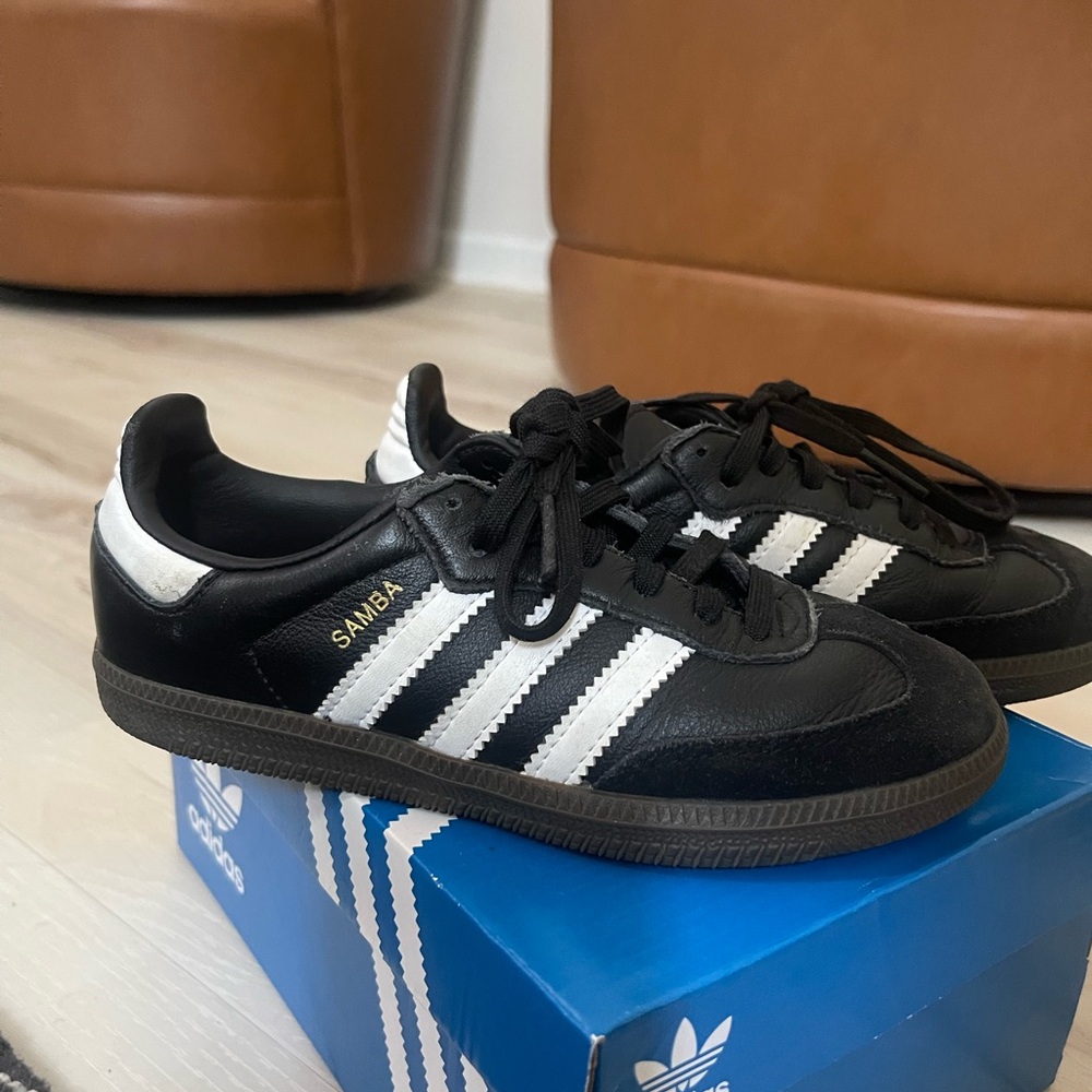 Boys size 13 Adidas Samba Kids Black and White Sneakers